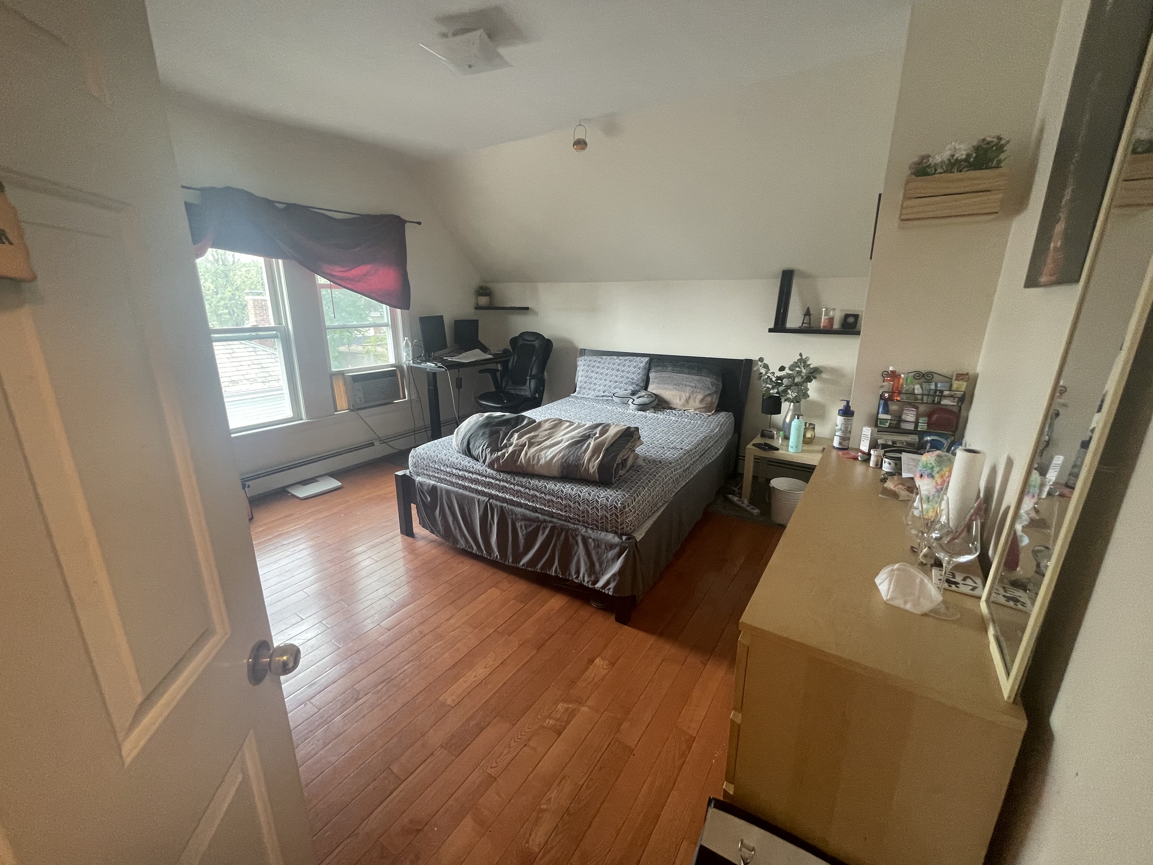 4 bed, 2 bath apartment for rent at 83 Linden St Unit 2COPY, Allston — photo 8 of 11