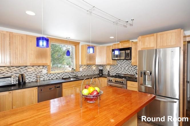 4 bed, 2 bath apartment for rent at 32 Academy St Unit 1, Arlington — photo 4 of 23