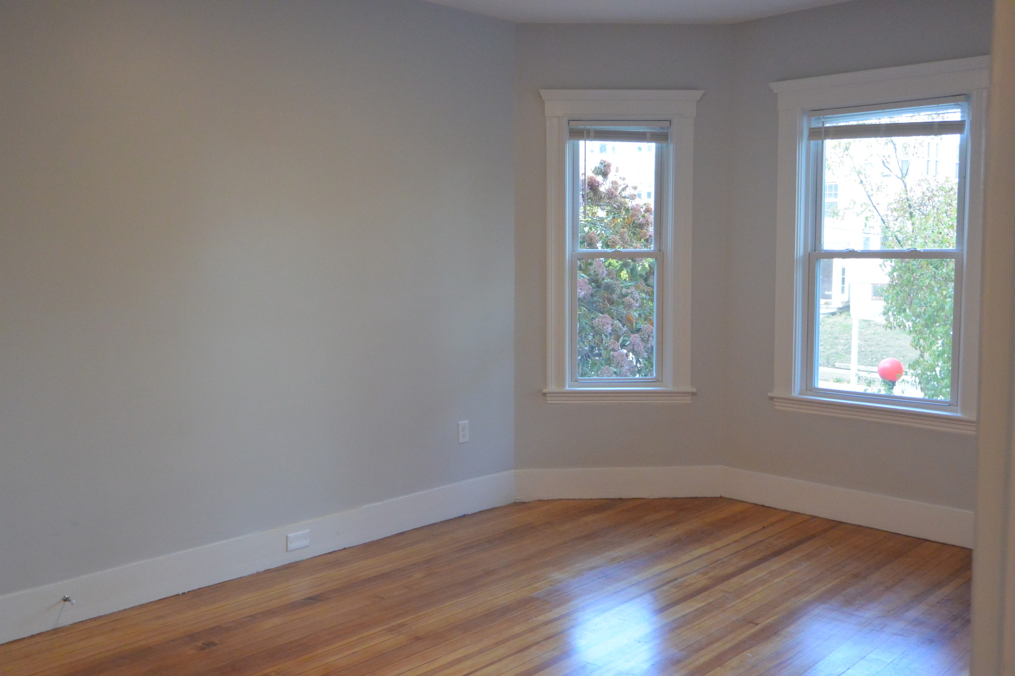 54 Tremont St, Oak Square