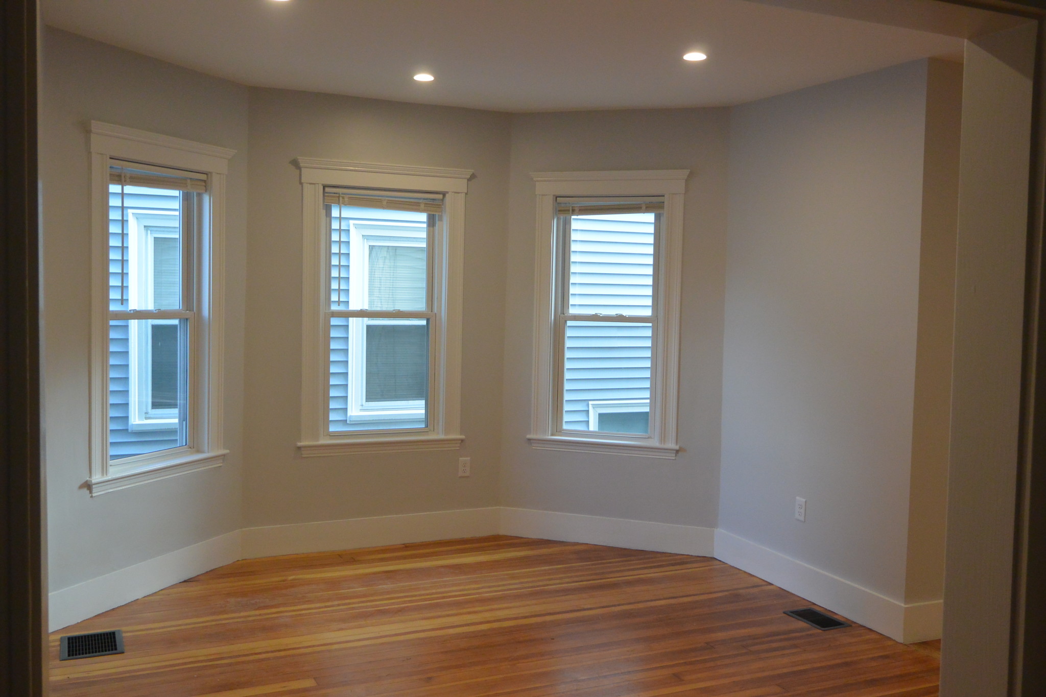 54 Tremont St, Oak Square