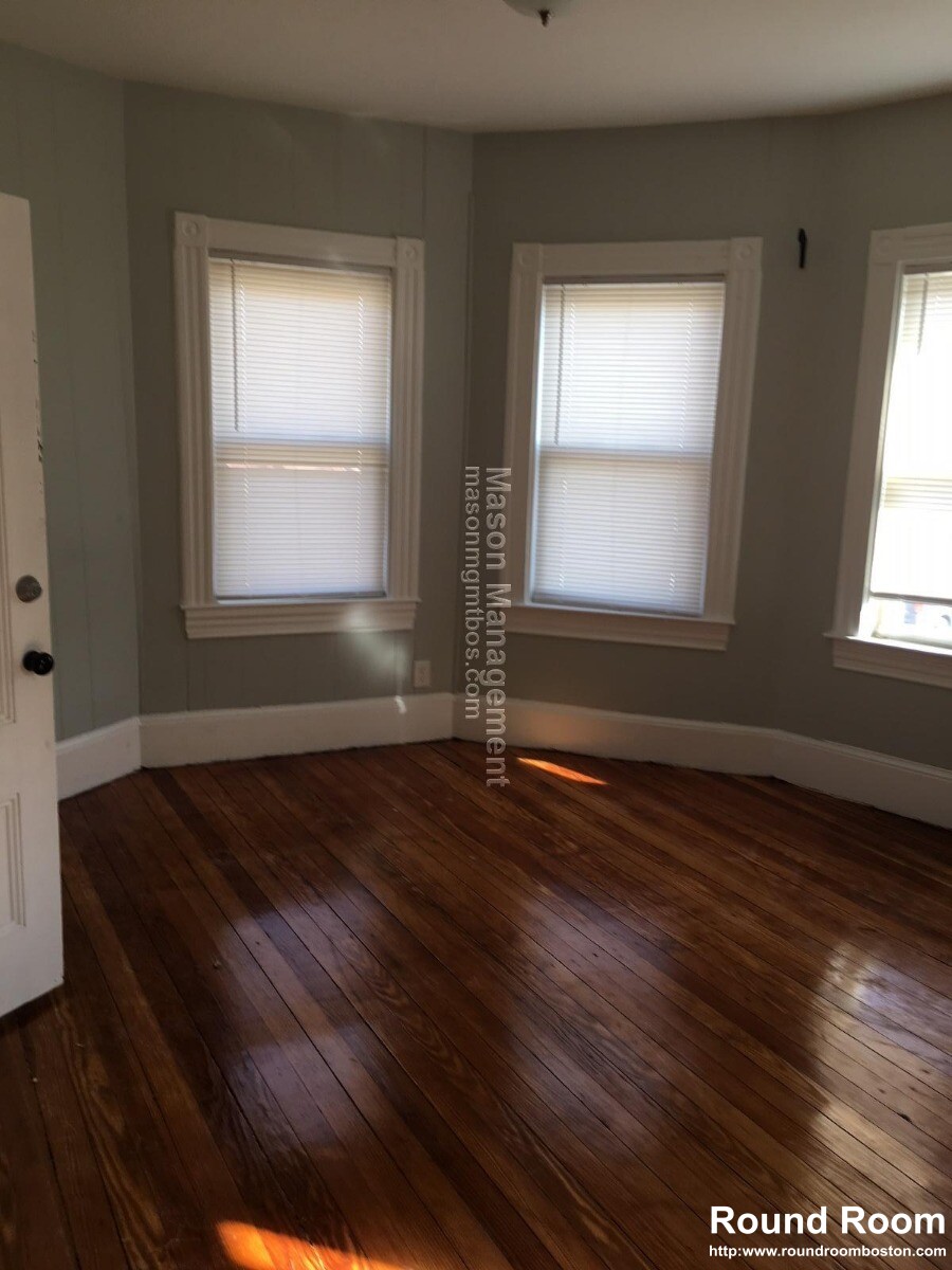 544 Trapelo Rd, Belmont