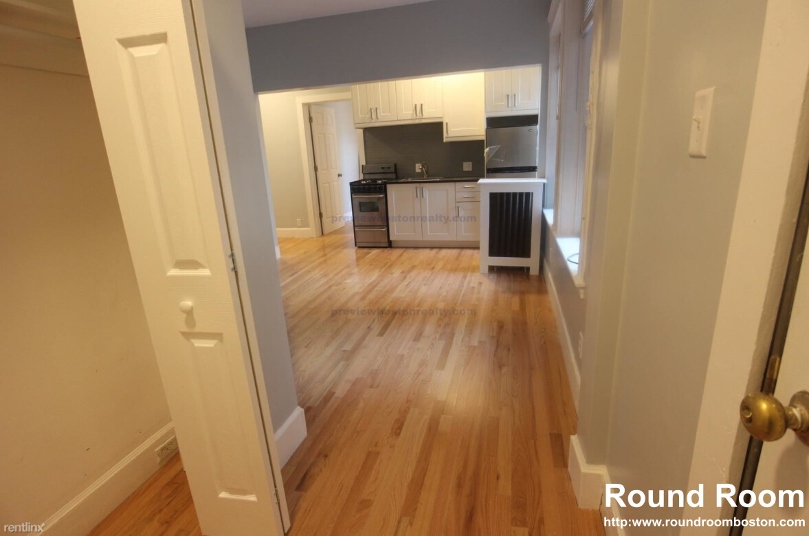 1 bed, 1 bath apartment for rent at 1269 Commonwealth Ave Unit 1, Allston — photo 6 of 9