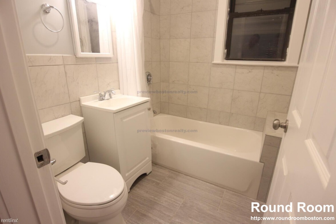 1 bed, 1 bath apartment for rent at 1269 Commonwealth Ave Unit 1, Allston — photo 3 of 9