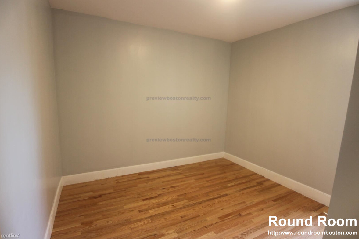 1 bed, 1 bath apartment for rent at 1269 Commonwealth Ave Unit 1, Allston — photo 9 of 9