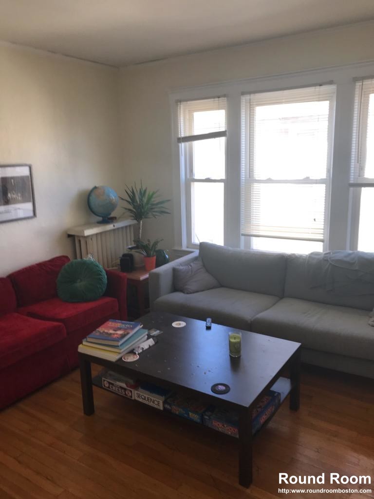 4 bed, 2 bath apartment for rent at 128 Washington St Unit 5, Brighton — photo 10 of 14