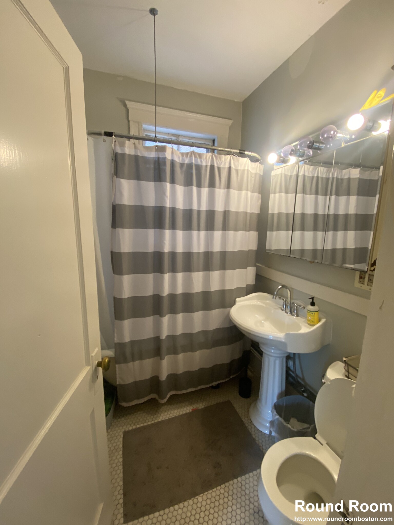 3 bed, 1 bath apartment for rent at 75 Easton St Unit 2, Allston — photo 5 of 5