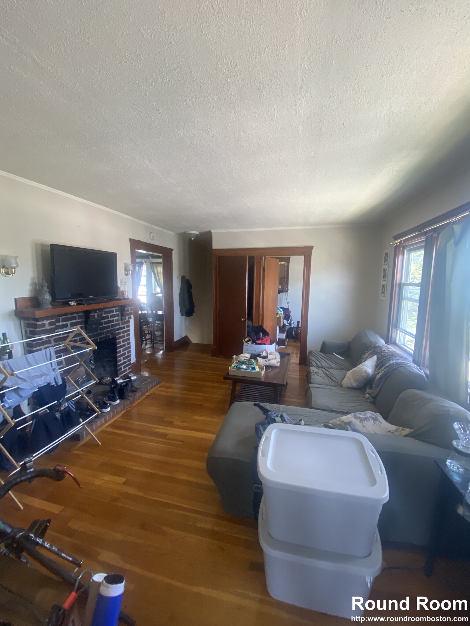 4 bed, 1 bath apartment for rent at 68 Falkland Unit 2, Brighton — photo 3 of 13