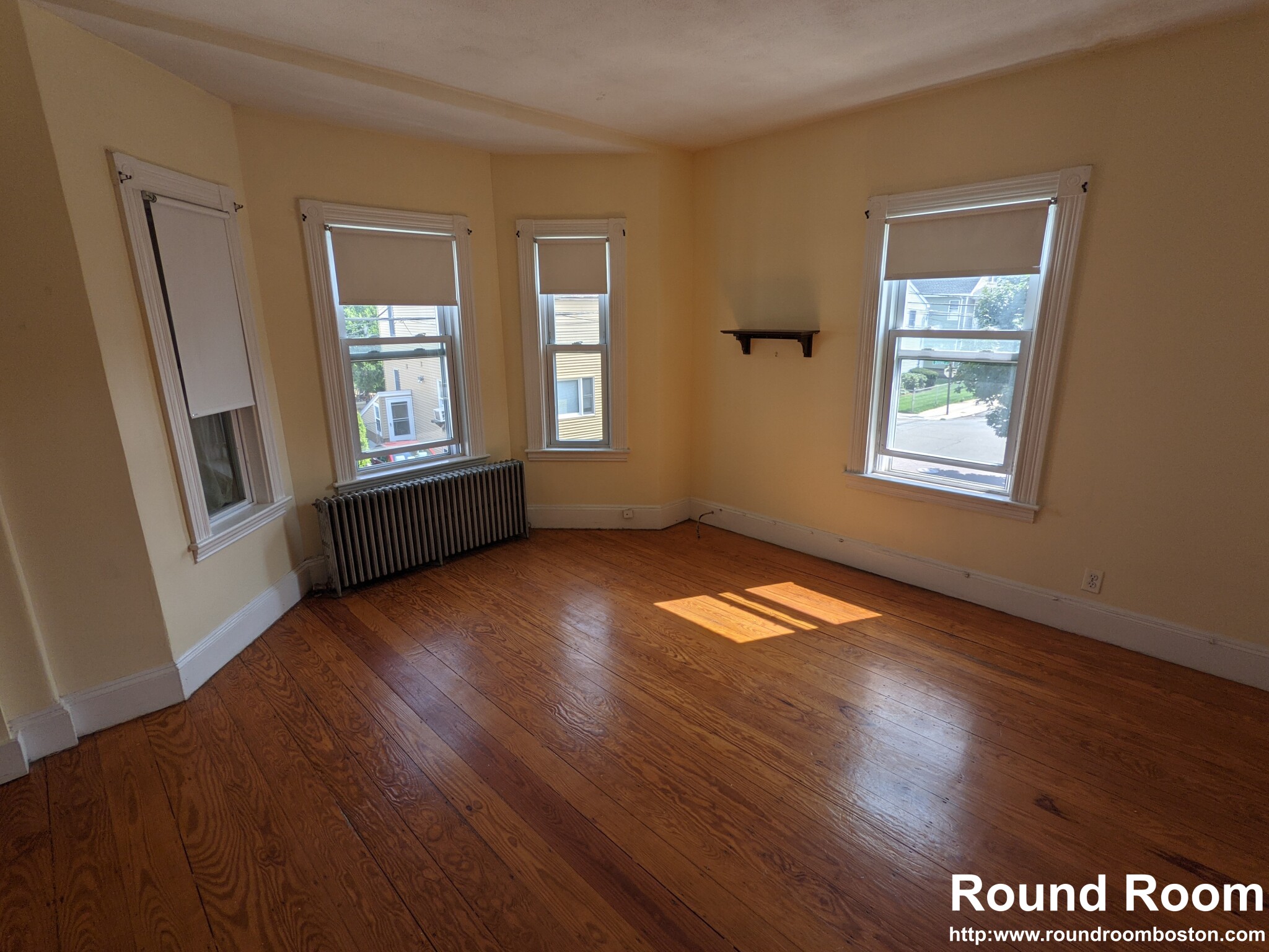 3 bed, 1 bath apartment for rent at 60 Waverly St Unit 2, Brighton — photo 4 of 12