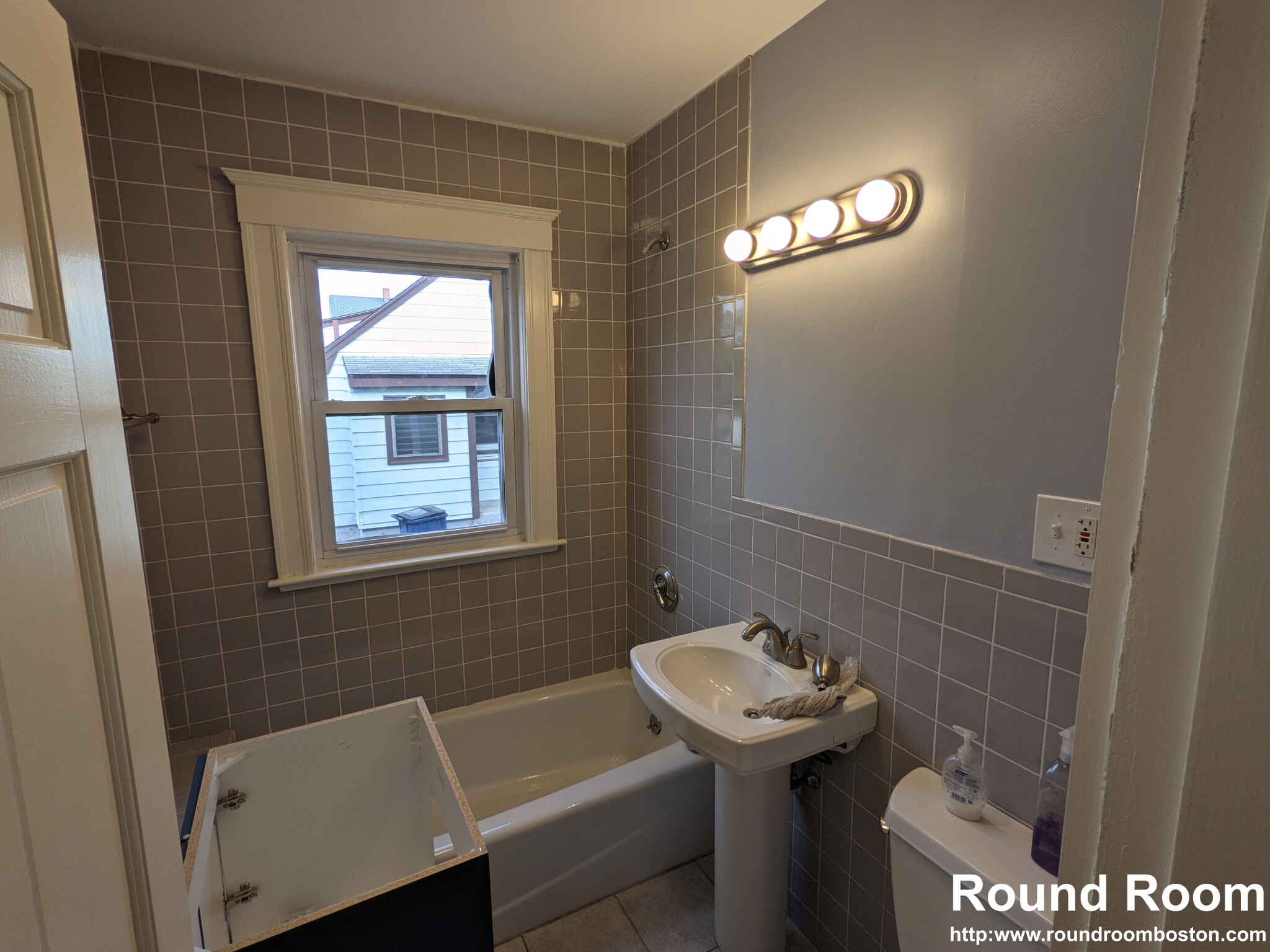 2 bed, 1 bath apartment for rent at 137 Mount Hope St, Roslindale — photo 9 of 12