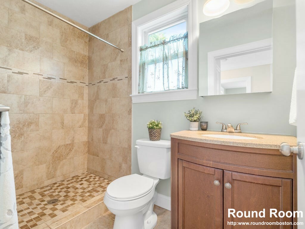 2 bed, 2 bath apartment for rent at 208 Cedar St Unit 3, Somerville — photo 2 of 16