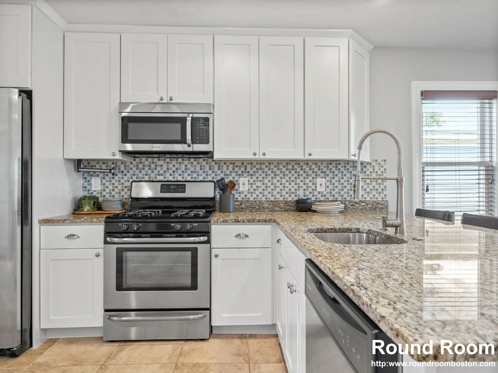 2 bed, 2 bath apartment for rent at 208 Cedar St Unit 3, Somerville — photo 13 of 16