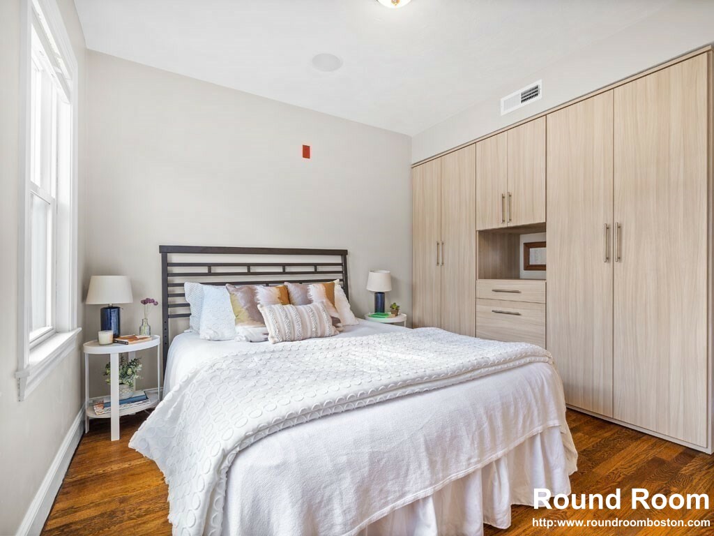 2 bed, 2 bath apartment for rent at 208 Cedar St Unit 3, Somerville — photo 3 of 16