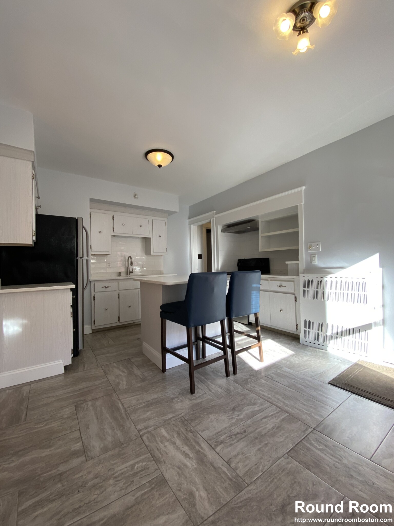 3 bed, 1.5 bath apartment for rent at 214 Commonwealth Ave, Chestnut Hill