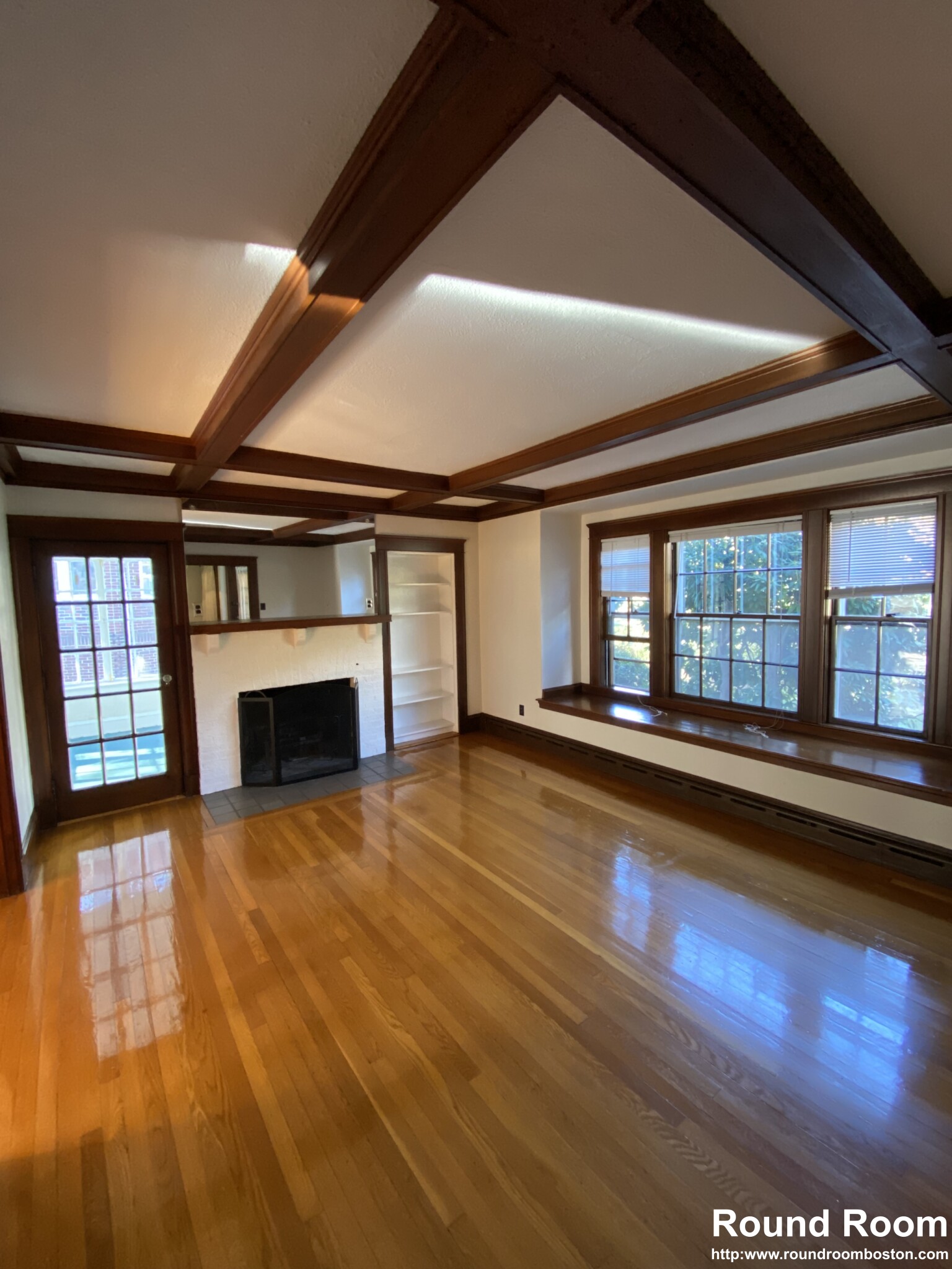 3 bed, 1.5 bath apartment for rent at 214 Commonwealth Ave, Chestnut Hill — photo 5 of 12