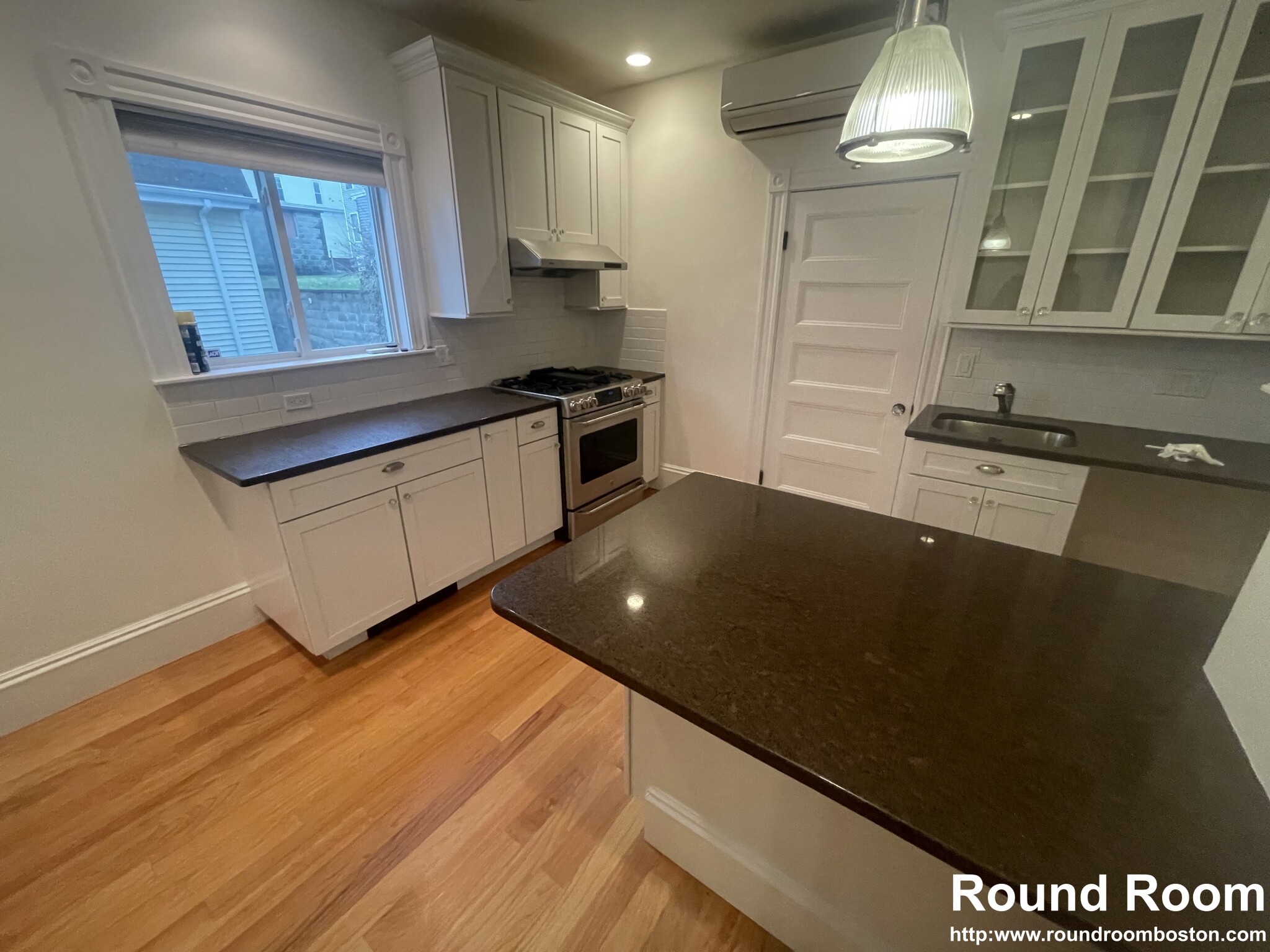 4 bed, 2.5 bath apartment for rent at 34 Royal St Unit 1, Allston — photo 9 of 29