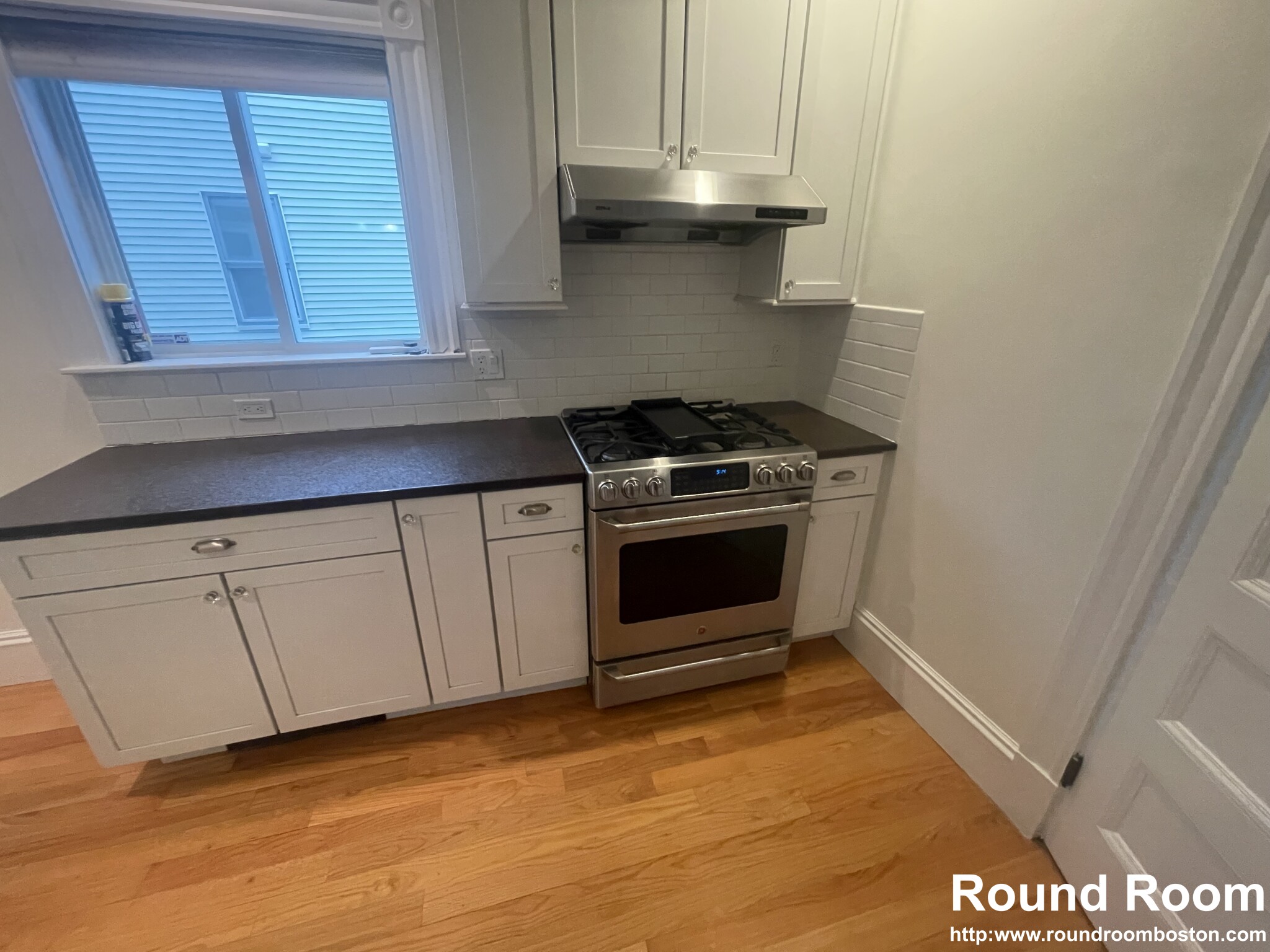4 bed, 2.5 bath apartment for rent at 34 Royal St Unit 1, Allston — photo 3 of 29