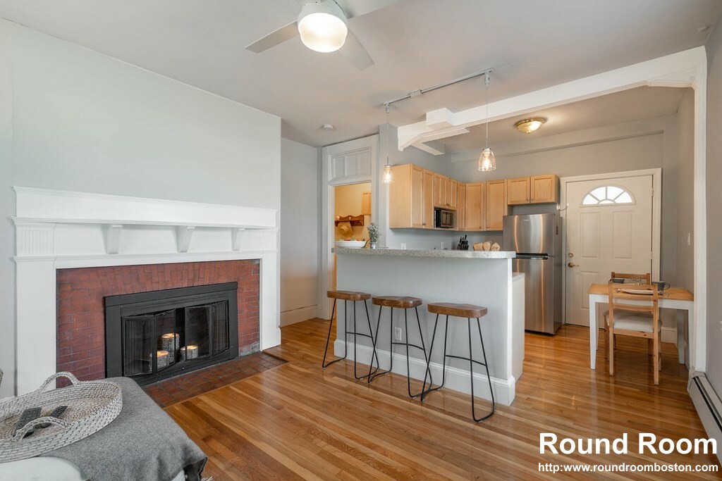 2 bed, 1 bath apartment for rent at 74 School St Unit 2, Waltham — photo 1 of 10