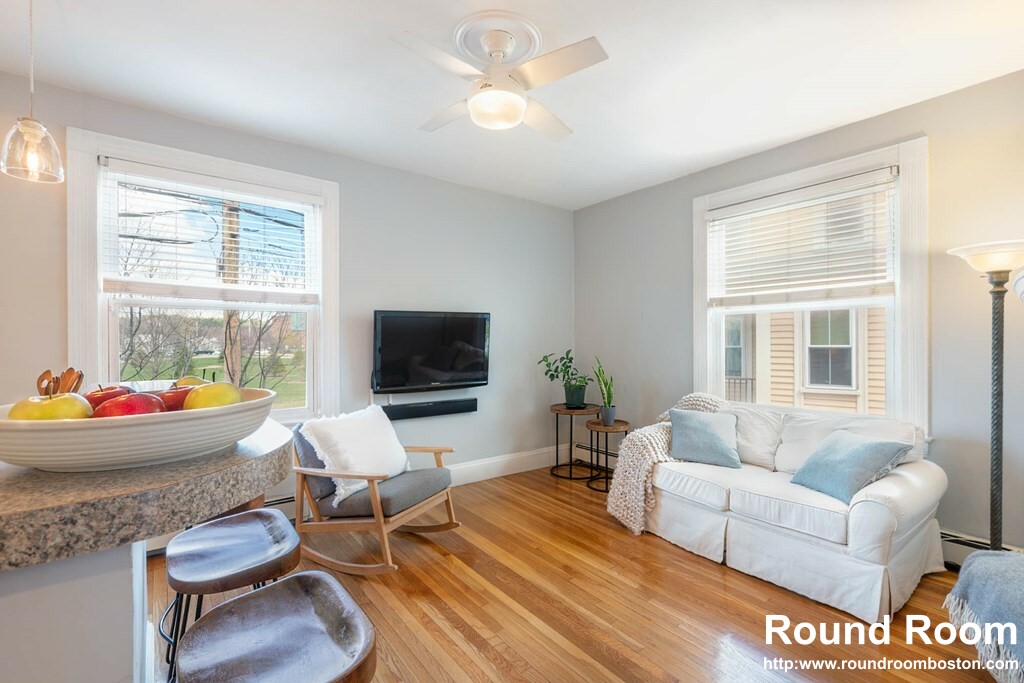 2 bed, 1 bath apartment for rent at 74 School St Unit 2, Waltham — photo 4 of 10