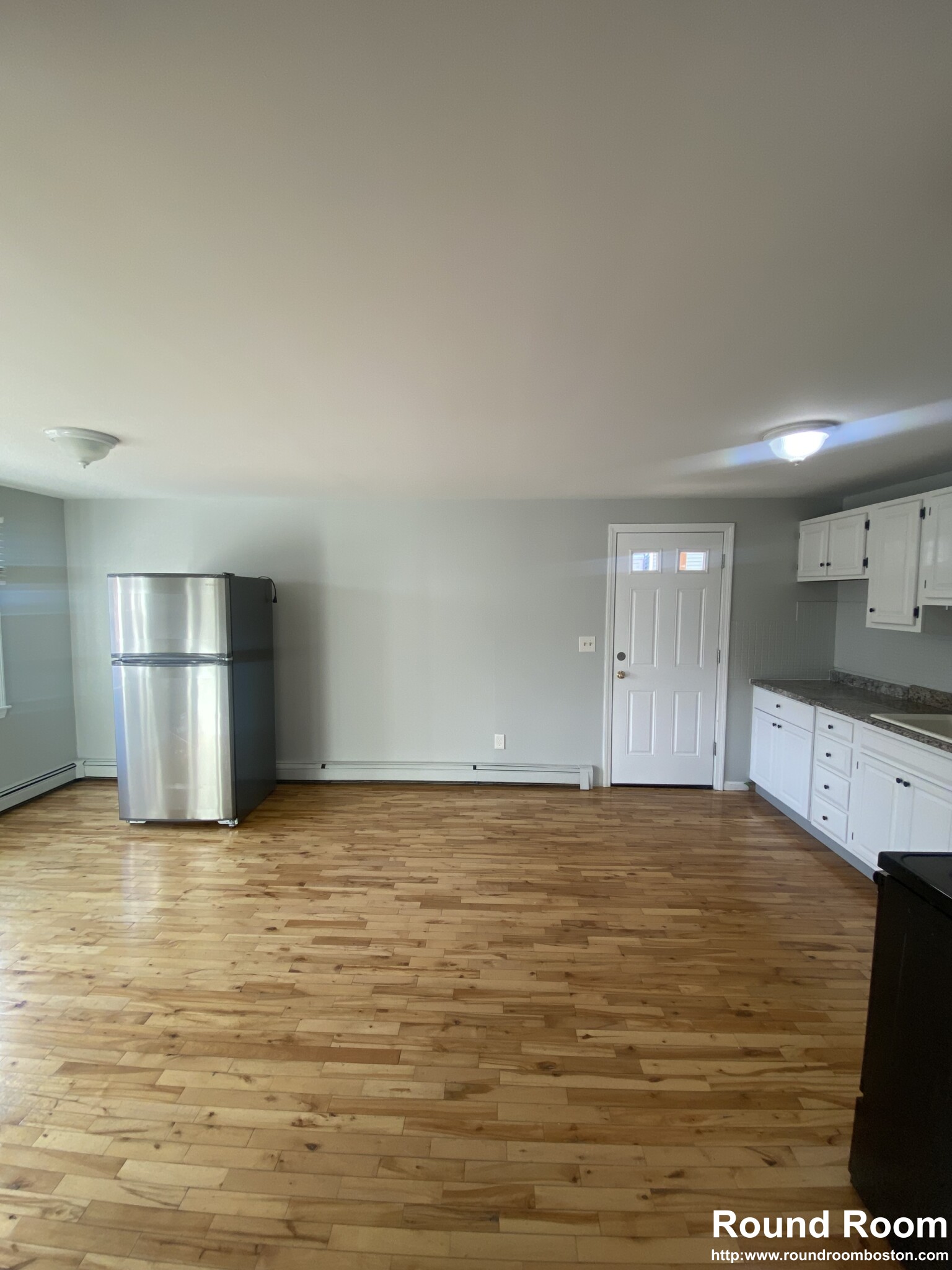 3 bed, 1 bath apartment for rent at 100 Church St Unit A, Waltham — photo 3 of 25