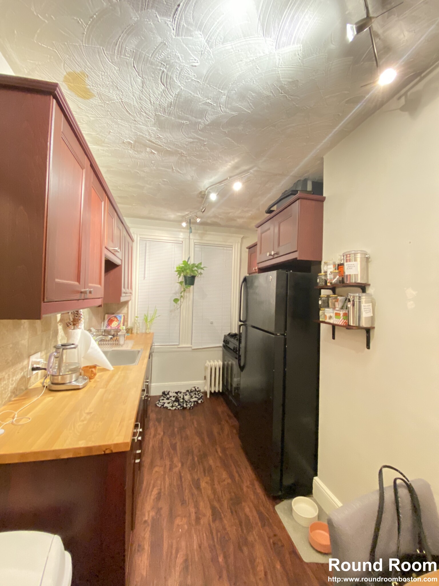 Studio bed, 1 bath apartment for rent at 28 Sidlaw Rd Unit 12A, Brighton — photo 1 of 9