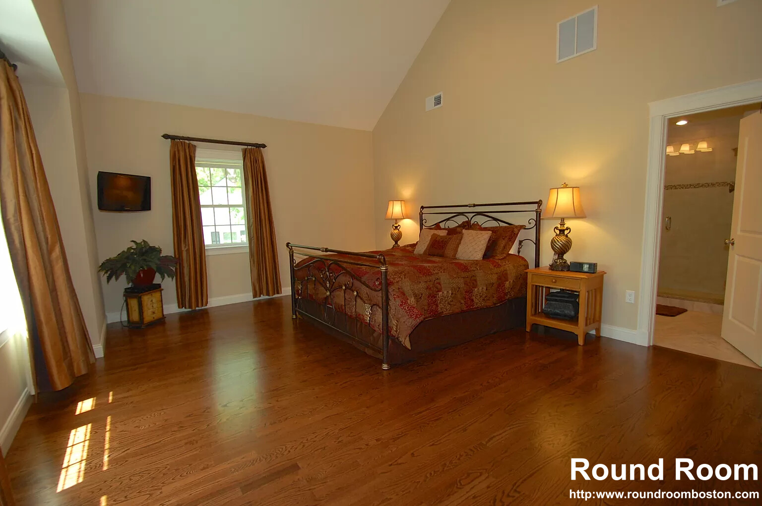 3 Hickory Rd, Wellesley