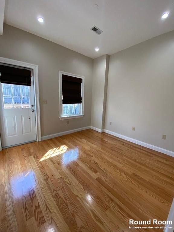 261 West 2nd St, South Boston