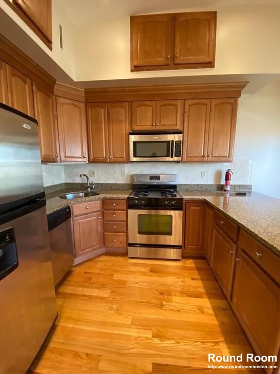 261 West 2nd St, South Boston