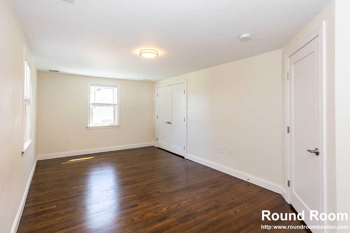 77 Rock Glen Rd, Medford