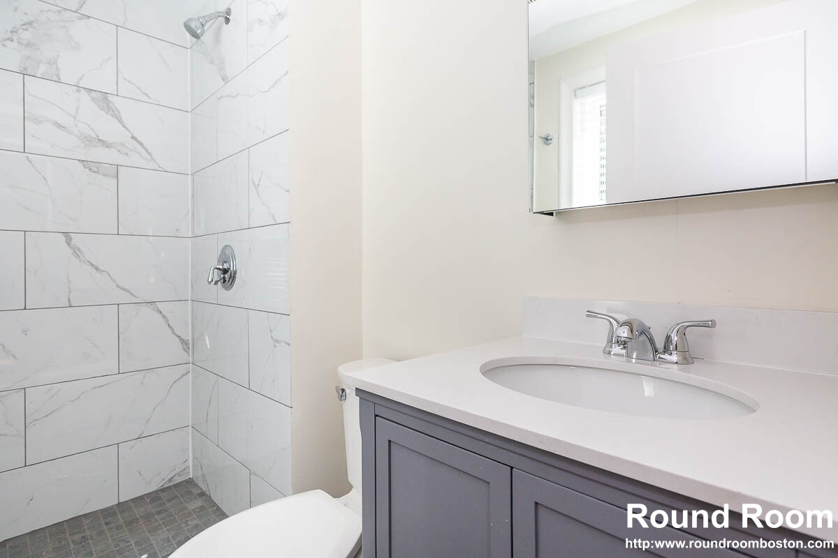 77 Rock Glen Rd, Medford