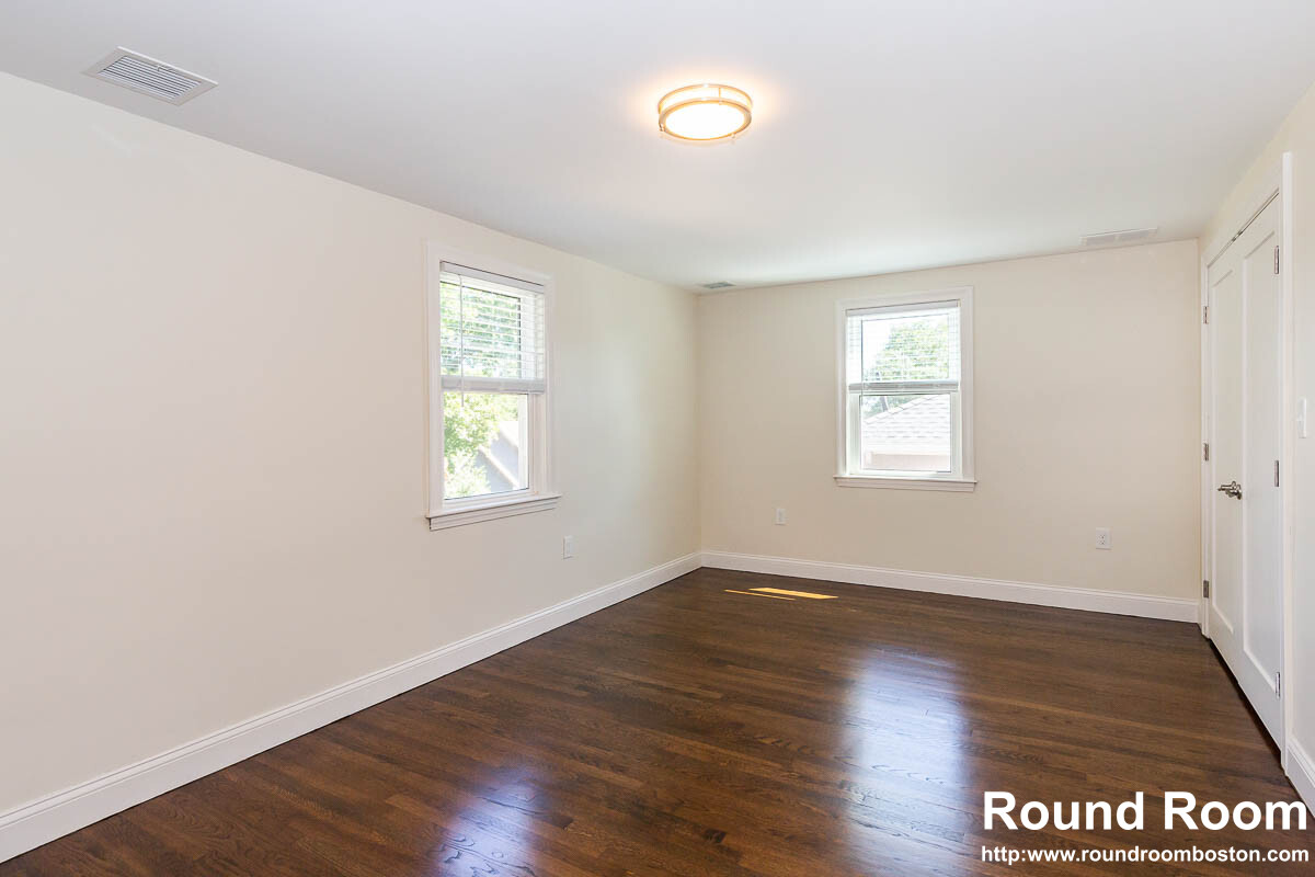 77 Rock Glen Rd, Medford