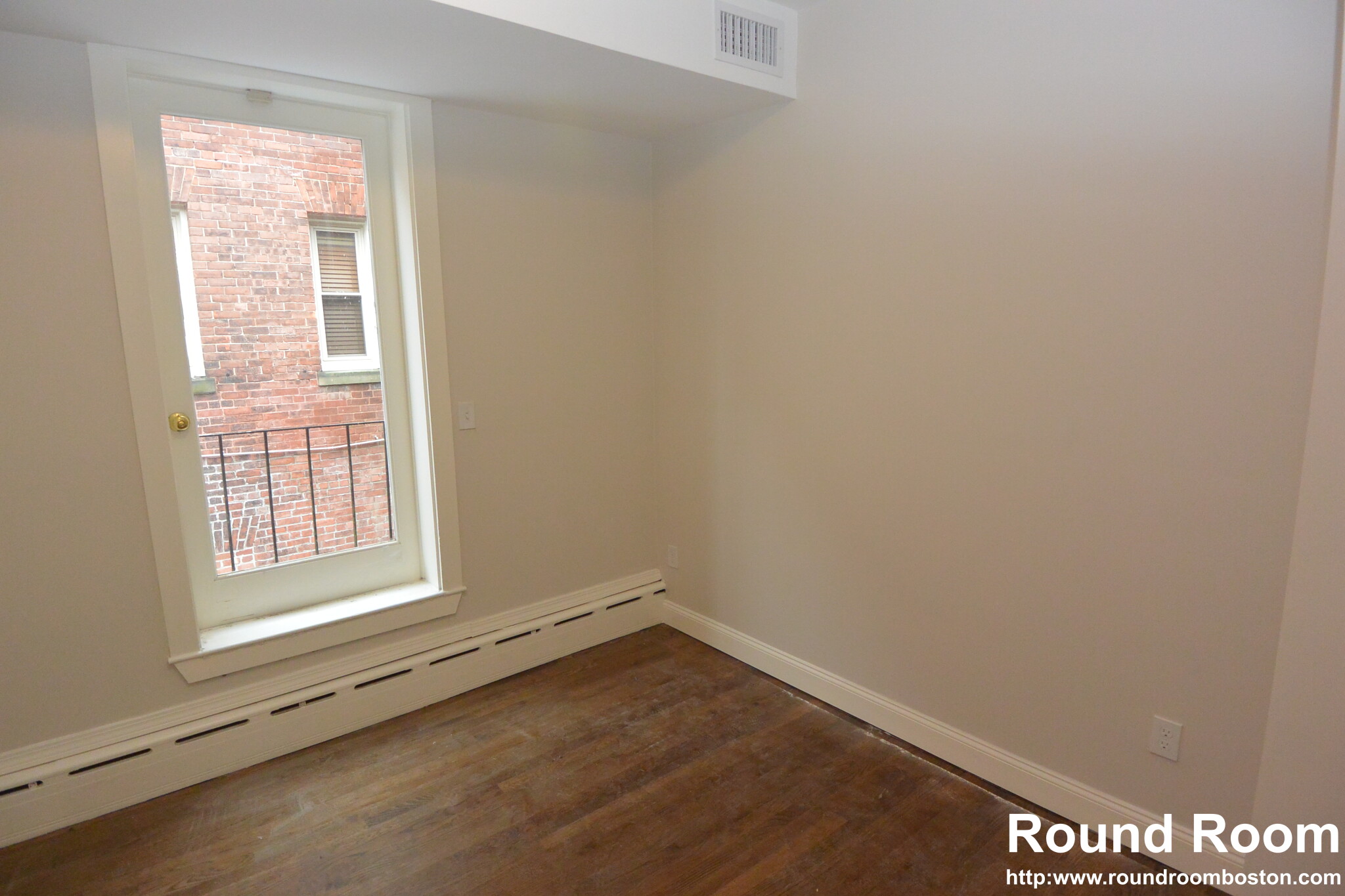 1712 Beacon St, Washington Square