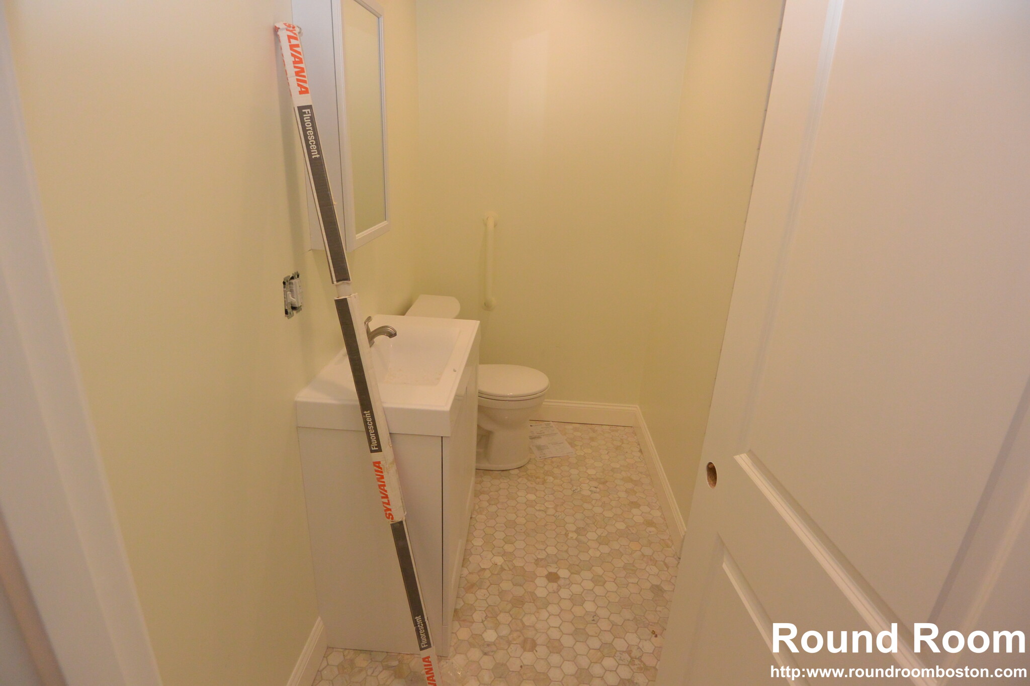 1712 Beacon St, Washington Square