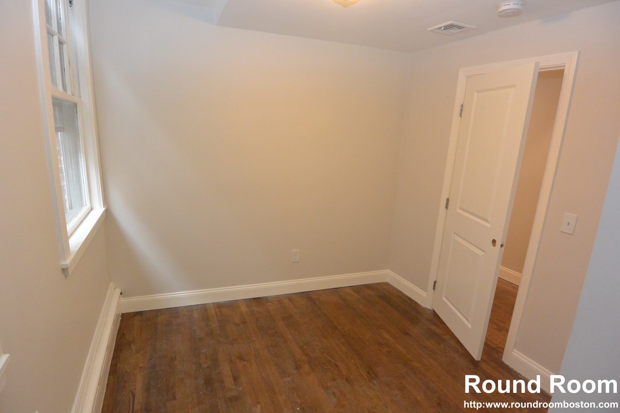 1712 Beacon St, Washington Square