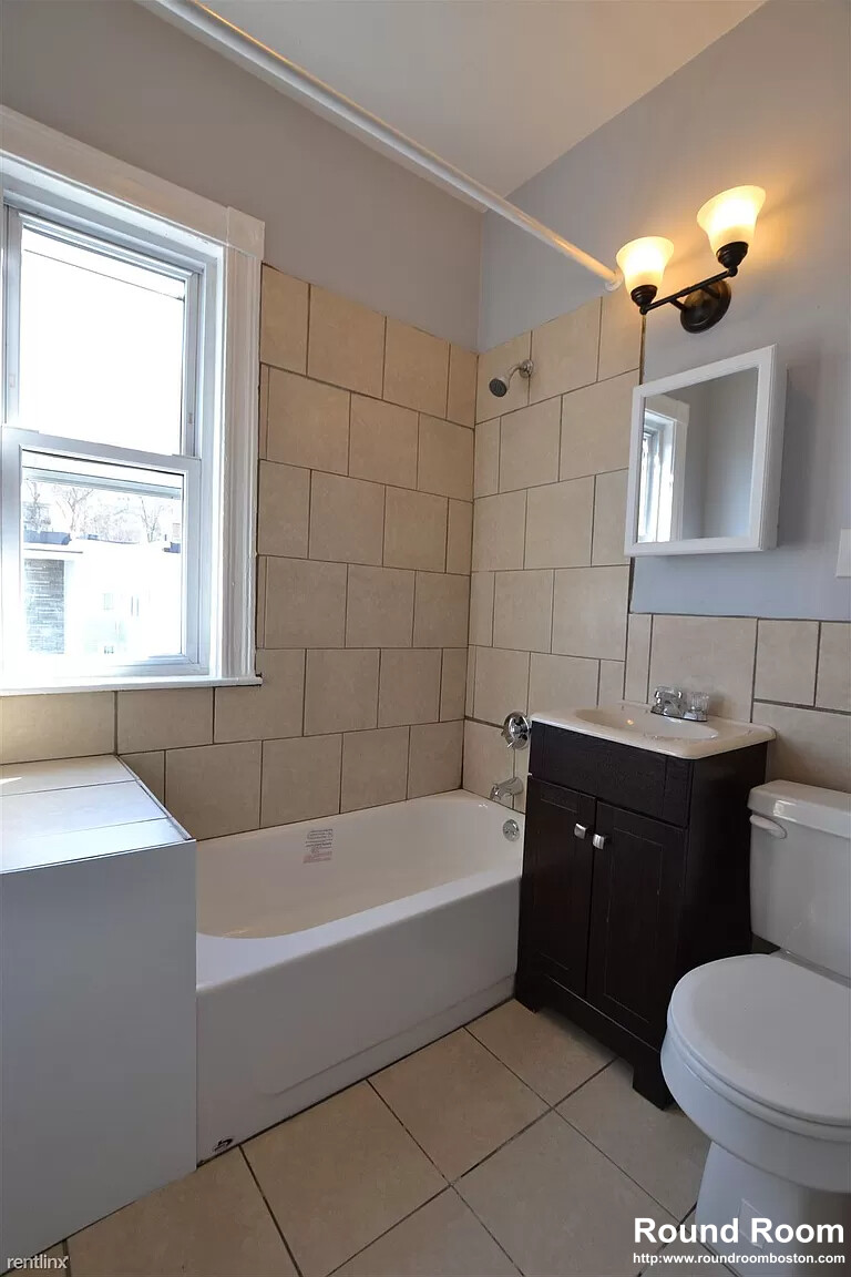 10 Brackett St, Oak Square