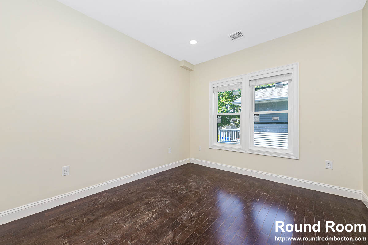 73 Lexington St, Waltham