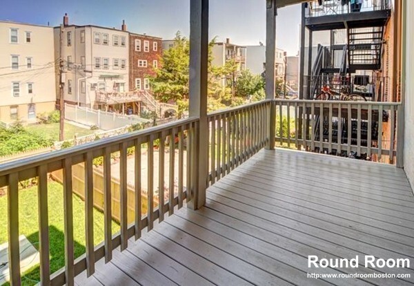 326 Chelsea St, East Boston