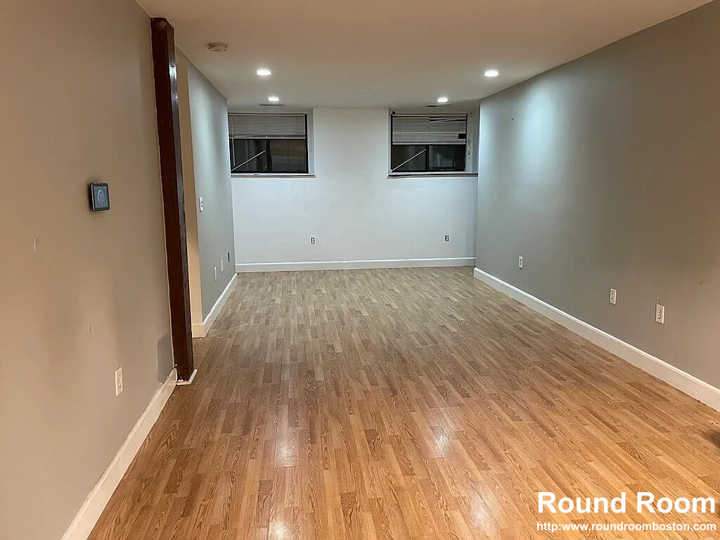 10 Weston Ave, Quincy
