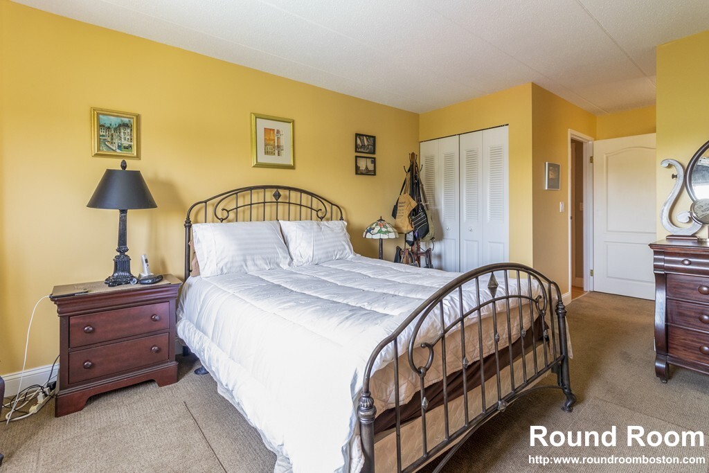 165 Quincy Shore Dr, Quincy