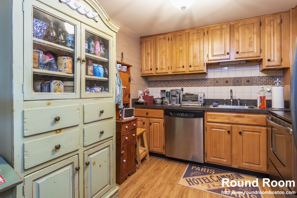 165 Quincy Shore Dr, Quincy