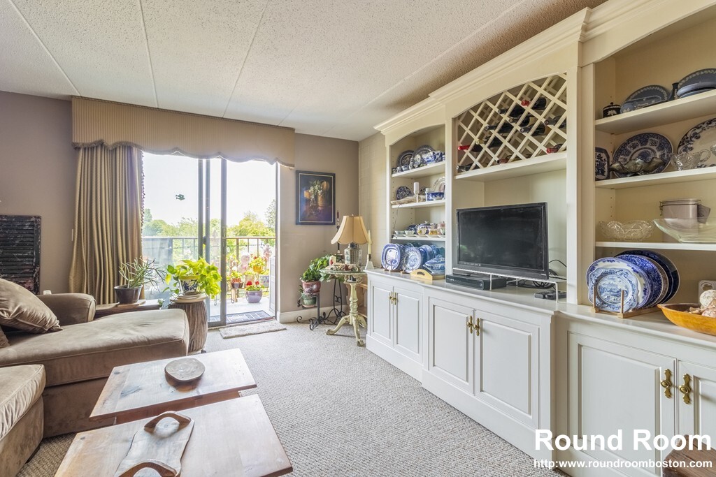 165 Quincy Shore Dr, Quincy