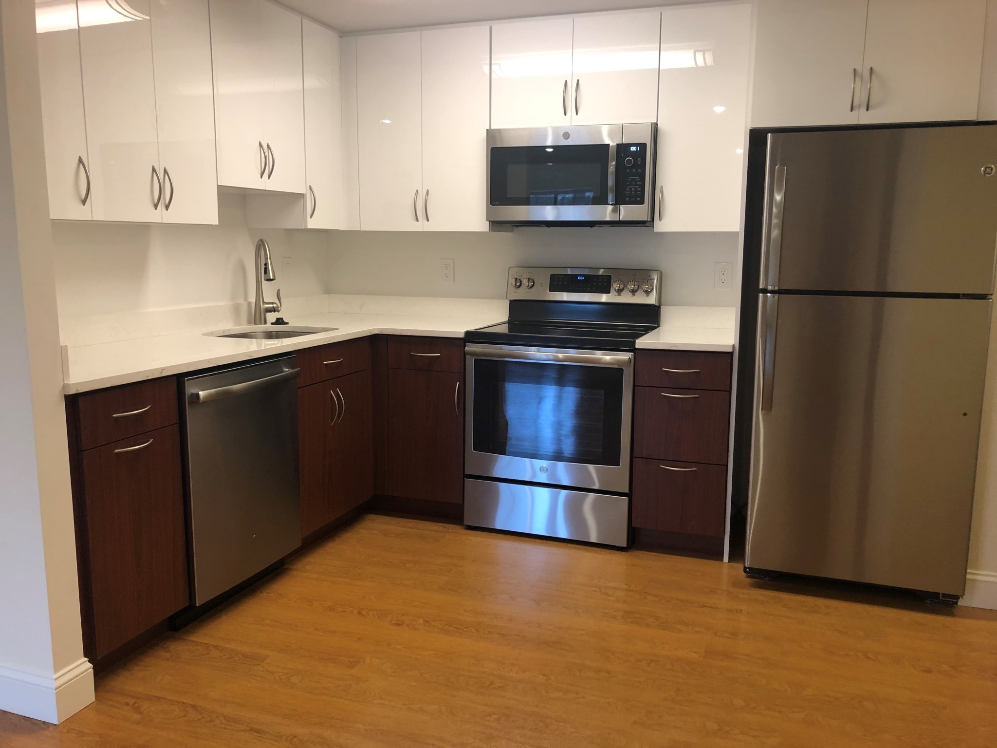 Pictures of  property for rent on Worcester Rd., Framingham, MA 01702
