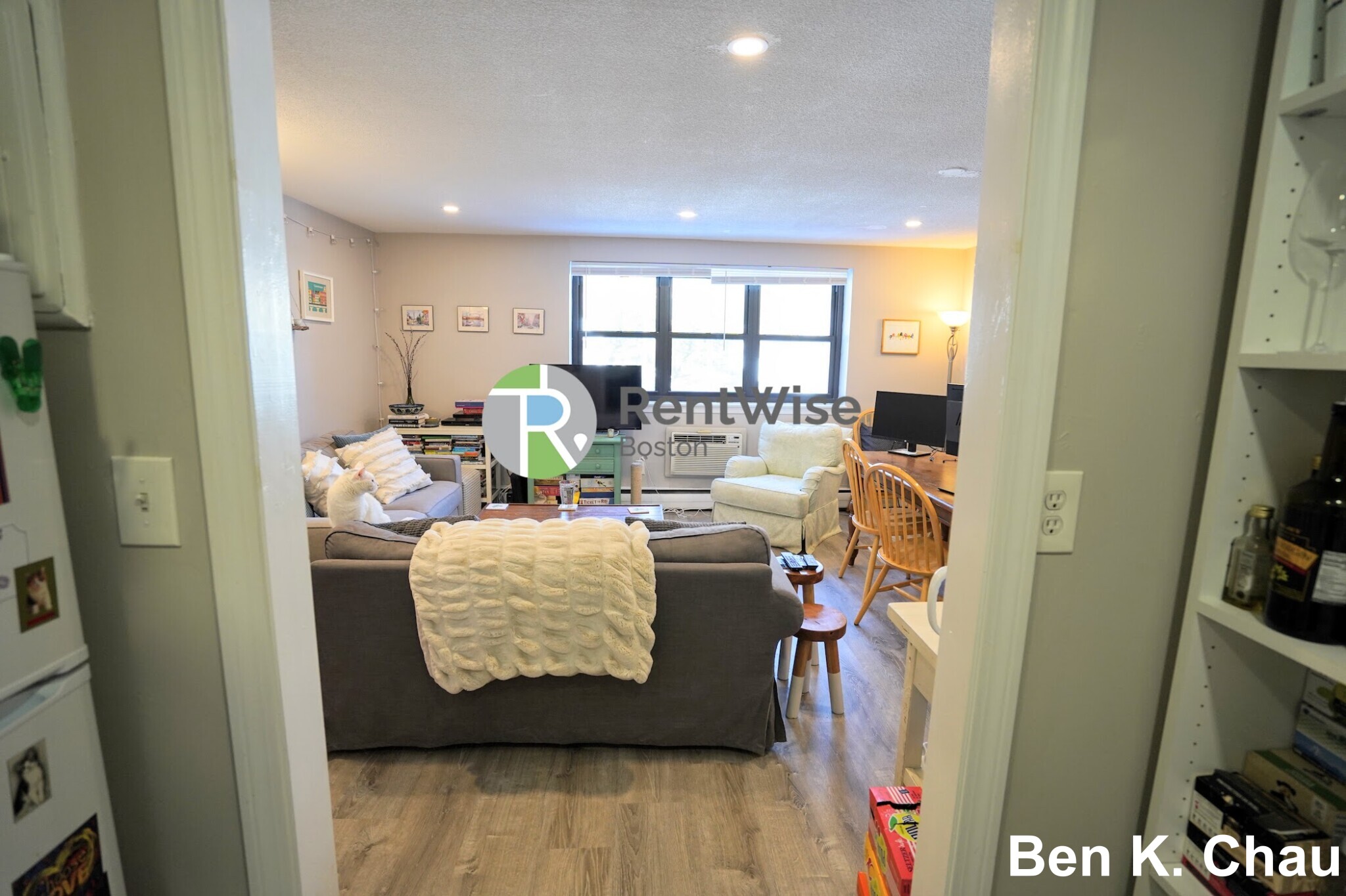 77 Mason Ter, Washington Square