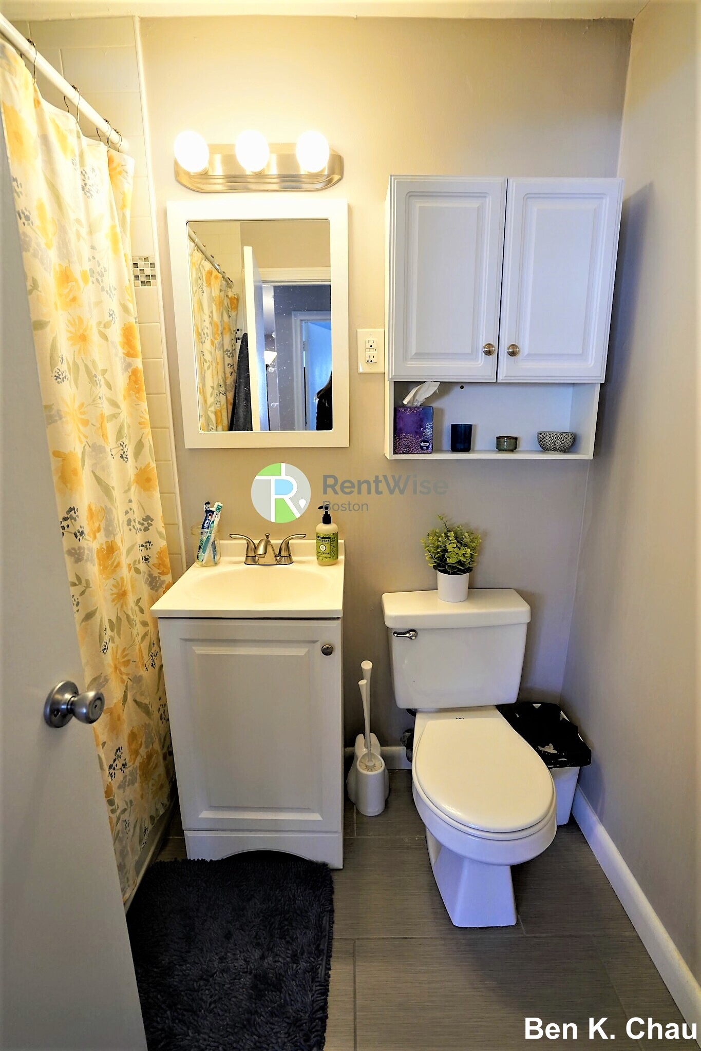 77 Mason Ter, Washington Square