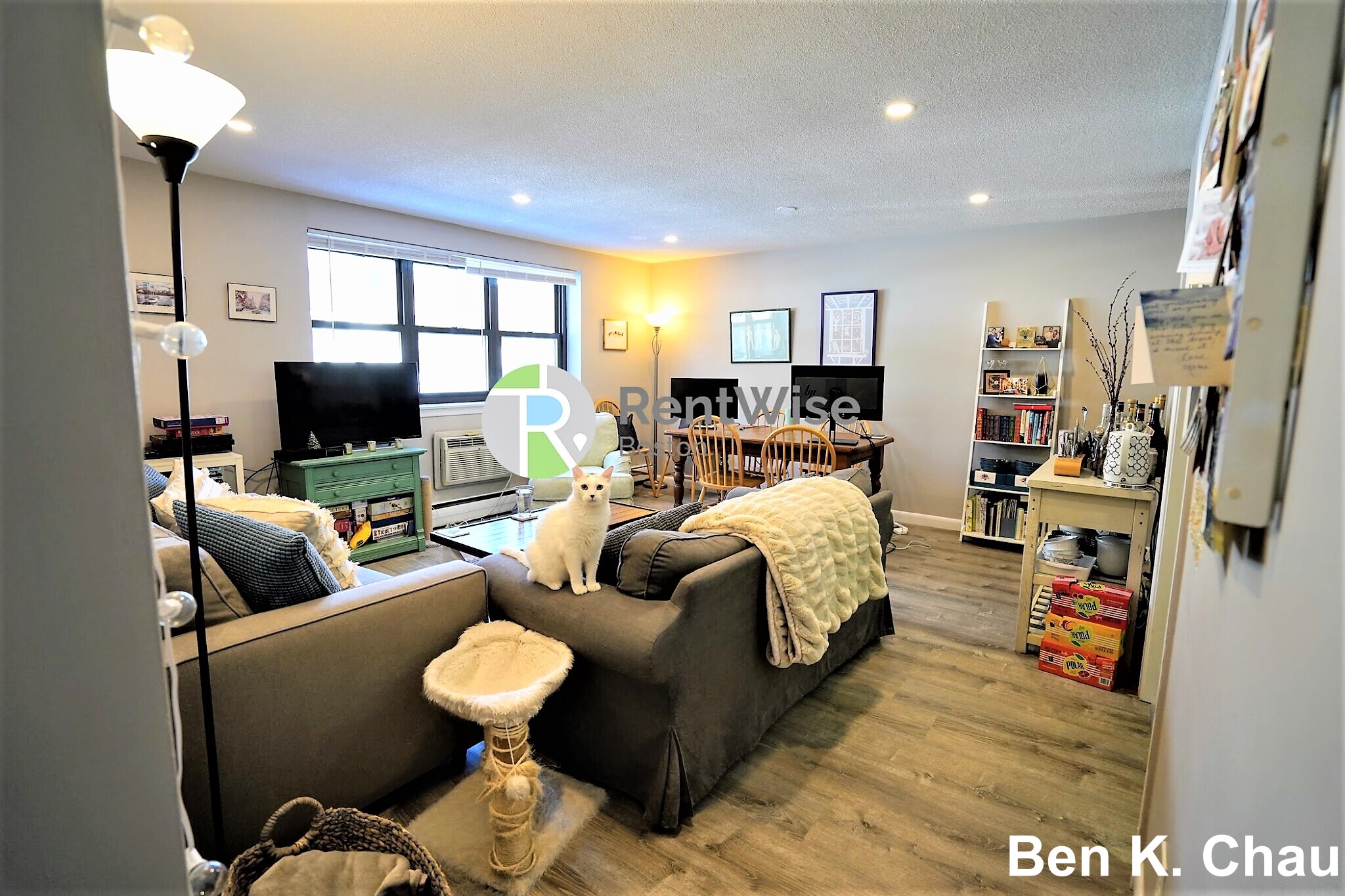 77 Mason Ter, Washington Square