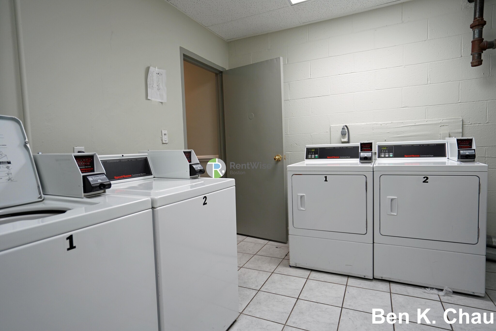 77 Mason Ter, Washington Square