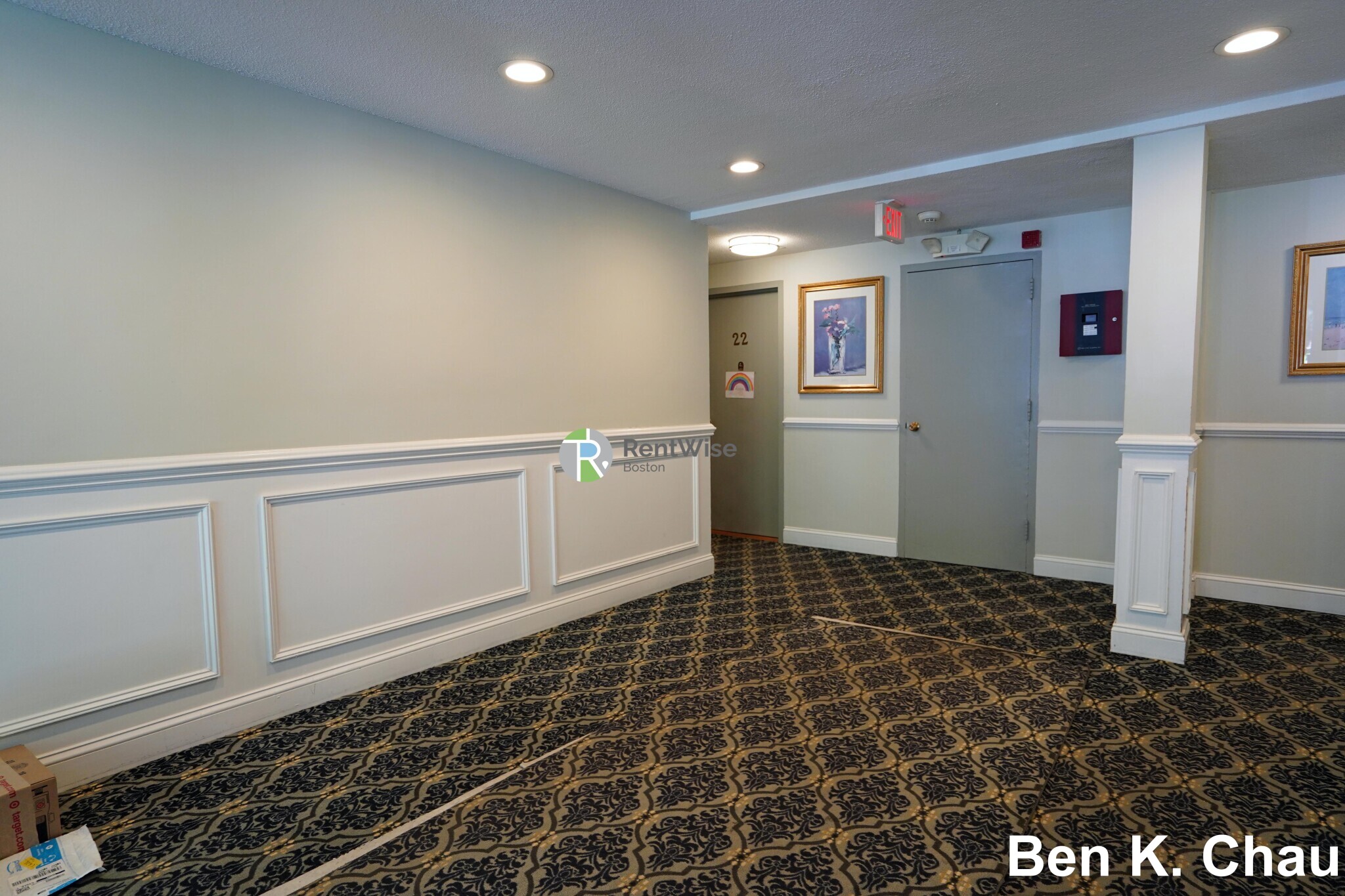 77 Mason Ter, Washington Square