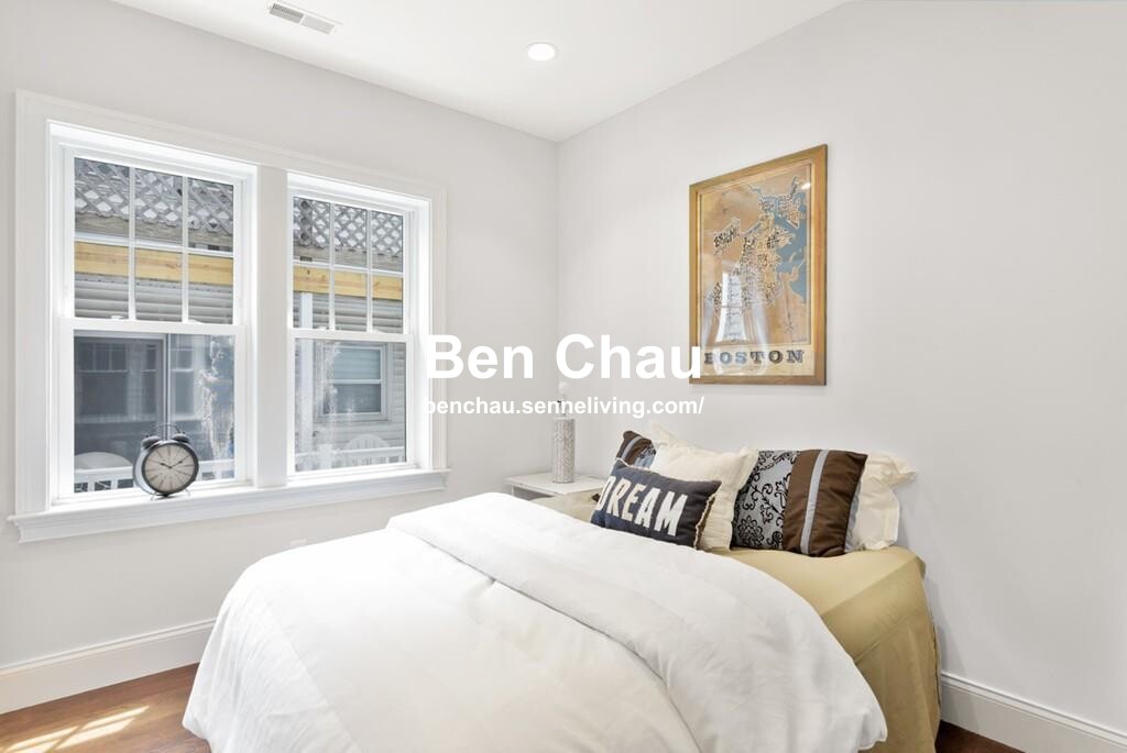 141 6th St, South Boston