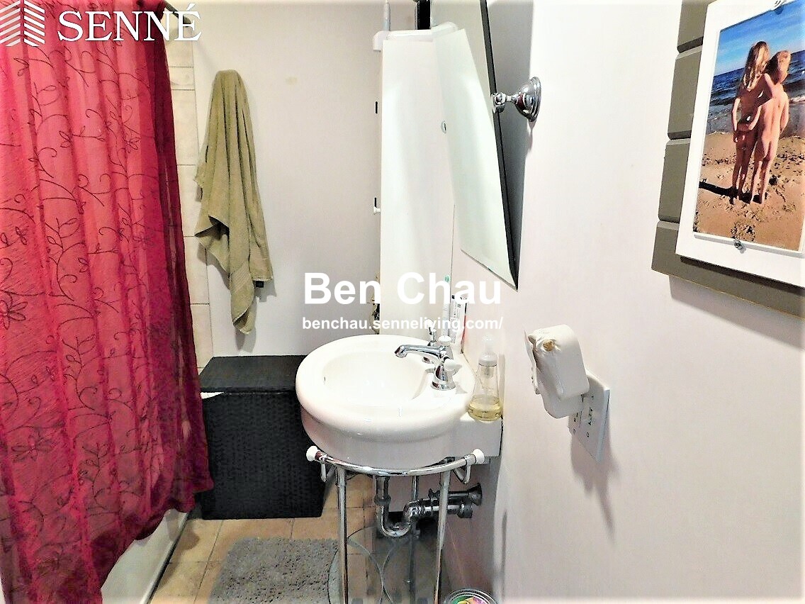 8 Kelly Rd, Cambridgeport