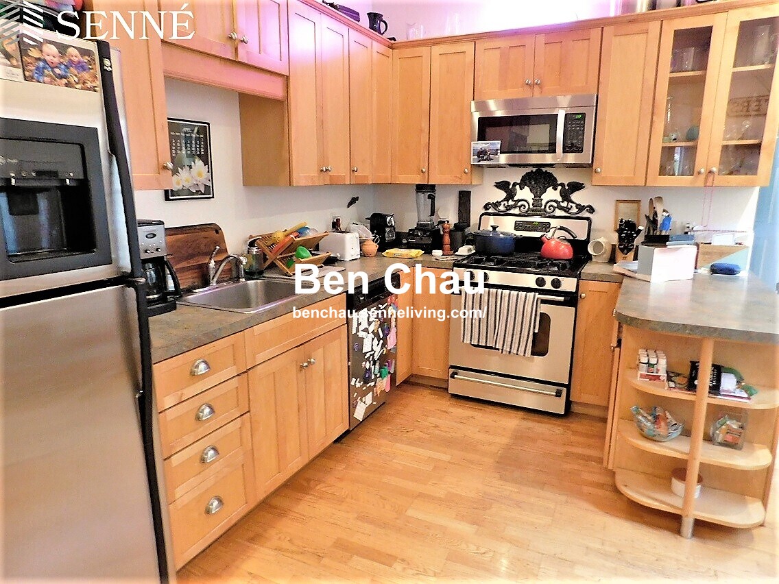 8 Kelly Rd, Cambridgeport