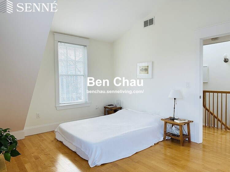 39 Myrtle Ave, Harvard Square